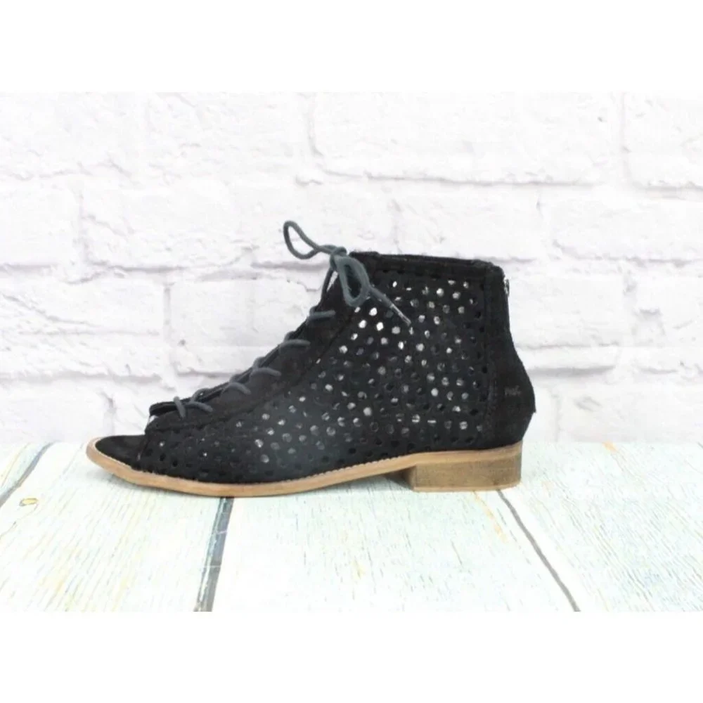 Musse & Cloud Black Suede Aiden Perforated Peep Toe Lace Up Boots Size 8 - Picture 1 of 9